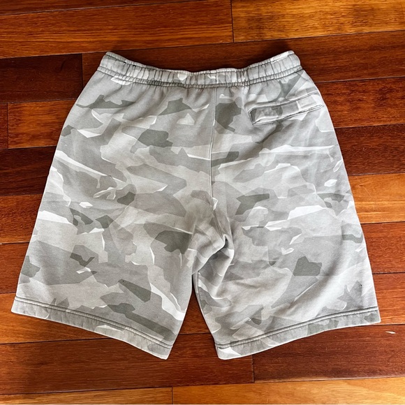 Nike Men's Camo Fleece Shorts Sz Large - Picture 6 of 6